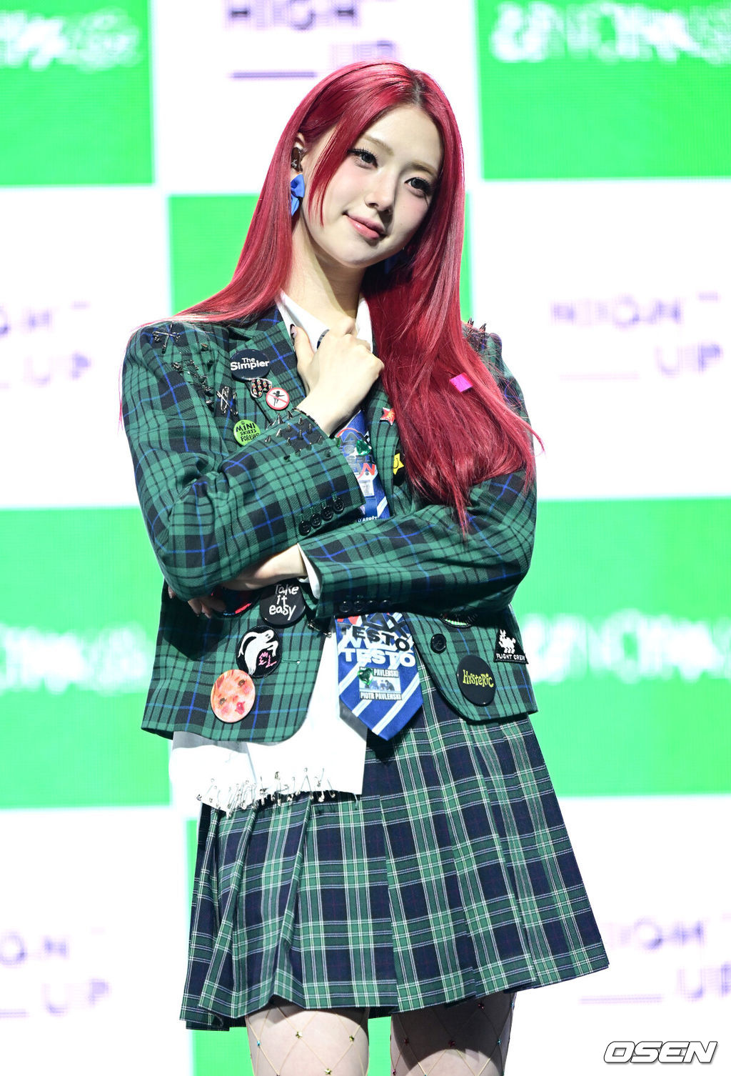 신인 걸그룹 언차일드(UNCHILD)가 21일 오후 서울 한남동 블루스퀘어 우리WON뱅킹홀에서 데뷔 싱글 '위 아 언차일드'(We Are UNCHILD) 발매 쇼케이스를 가졌다.언차일드(박예은, 히키, 티나, 아코, 이본, 나하은)는 ‘평범함’을 거부하는 접두사 ‘UN-’을 통해 정해진 틀에 얽매이지 않고 자신들만의 독특한 개성을 특별한 에너지로 승화시키겠다는 포부를 팀명에 담았다.언차일드 박예은이 포토타임을 하고 있다. 2026.04.21 / dreamer@osen.co.kr