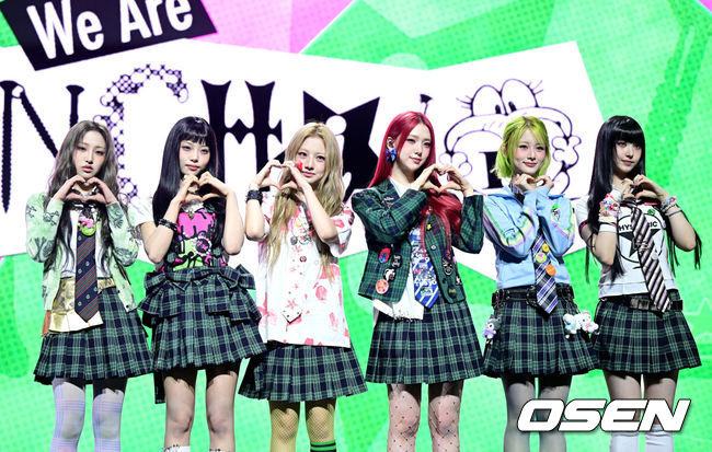 [OSEN=최규한 기자] 신인 걸그룹 언차일드(UNCHILD)가 21일 오후 서울 한남동 블루스퀘어 우리WON뱅킹홀에서 데뷔 싱글&nbsp;'위 아 언차일드'(We Are UNCHILD) 발매 쇼케이스를 가졌다.언차일드(박예은,&nbsp;히키, 티나,&nbsp;아코,&nbsp;이본, 나하은)는 ‘평범함’을 거부하는 접두사 ‘UN-’을 통해 정해진 틀에 얽매이지 않고 자신들만의 독특한 개성을 특별한 에너지로 승화시키겠다는 포부를 팀명에 담았다.언차일드 멤버들이 포토타임을 하고 있다. 2026.04.21 / dreamer@osen.co.kr