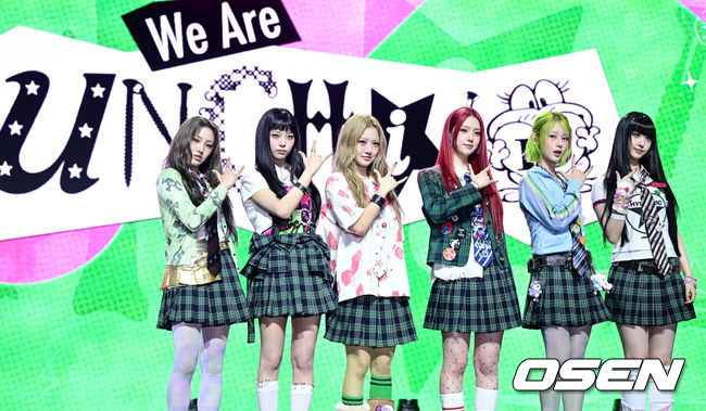 [OSEN=최규한 기자] 신인 걸그룹 언차일드(UNCHILD)가 21일 오후 서울 한남동 블루스퀘어 우리WON뱅킹홀에서 데뷔 싱글&nbsp;'위 아 언차일드'(We Are UNCHILD) 발매 쇼케이스를 가졌다.언차일드(박예은,&nbsp;히키, 티나,&nbsp;아코,&nbsp;이본, 나하은)는 ‘평범함’을 거부하는 접두사 ‘UN-’을 통해 정해진 틀에 얽매이지 않고 자신들만의 독특한 개성을 특별한 에너지로 승화시키겠다는 포부를 팀명에 담았다.언차일드 멤버들이 포토타임을 하고 있다. 2026.04.21 / dreamer@osen.co.kr