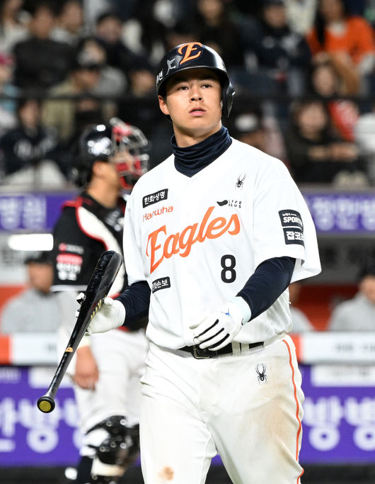 31일 대전 한화생명볼파크에서 2026 신한 SOL KBO리그 한화 이글스와 KT 위즈의 경기가 열렸다.이날 한화는 오웬 화이트, KT는 케일럽 보쉴리를 선발로 내세웠다.9회초 무사에서 한화 노시환이 삼진으로 물러나고 있다. 2026.03.31 /sunday@osen.co.kr