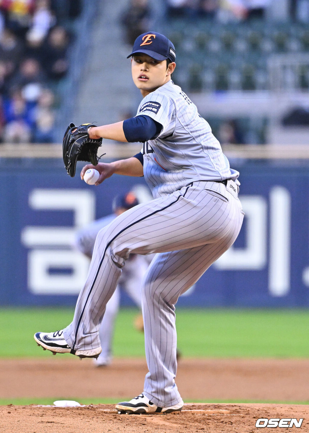 21일 오후 서울 잠실구장에서 2026 신한 SOL KBO리그 LG 트윈스와 한화 이글스의 경긱 진행됐다.이날 LG는 송승기를, 한화는 문동주를 선발투수로 내세웠다.1회말 한화 선발투수 문동주가 역투하고 있다.    2026.04.21 / soul1014@osen.co.kr