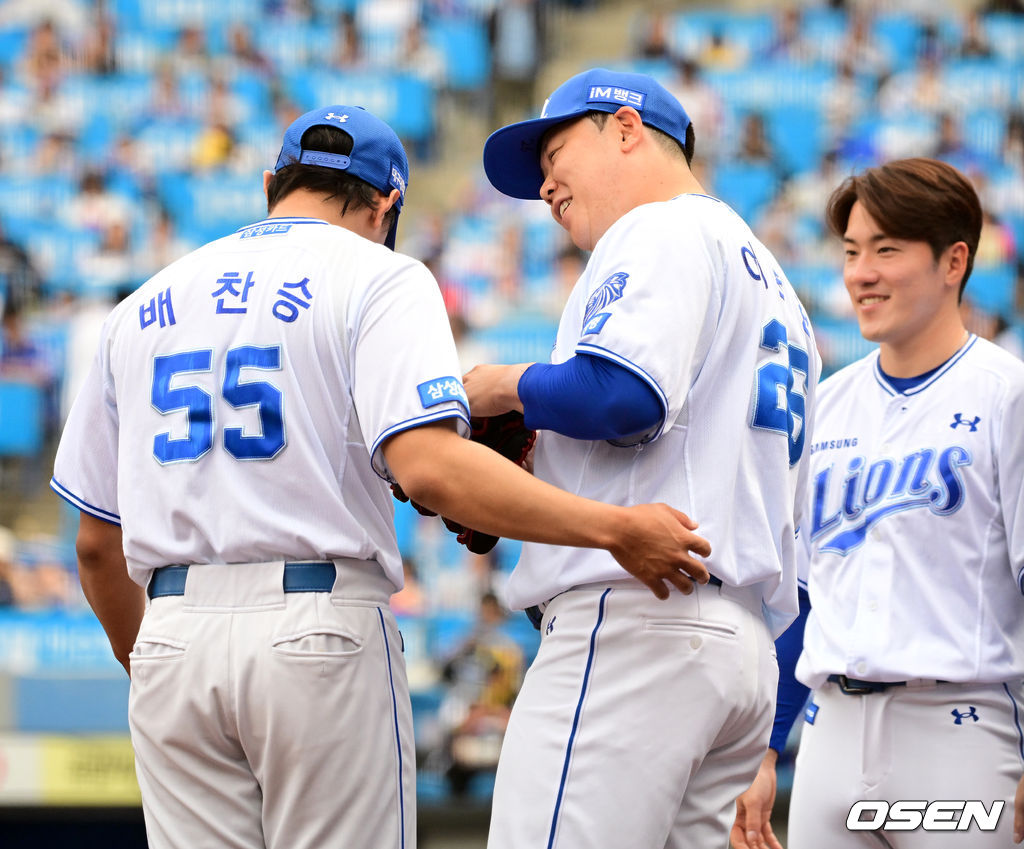 이승현에게 감사 전하는 배찬승 