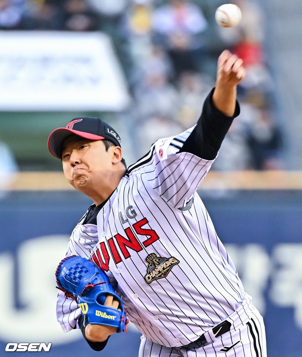 1회초 LG 선발투수 송승기가 역투하고 있다.     2026.04.21 / soul1014@osen.co.kr