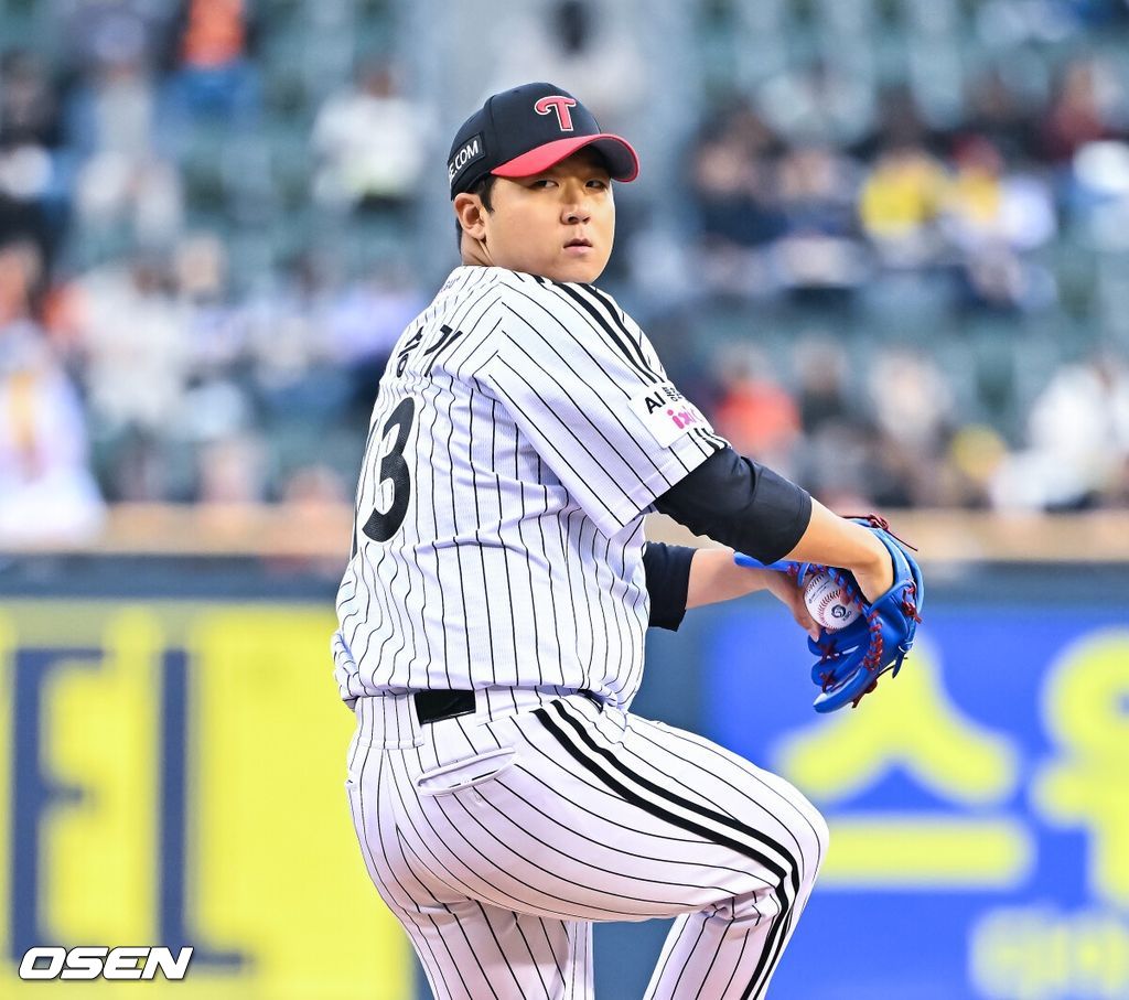 1회초 LG 선발투수 송승기가 역투하고 있다.     2026.04.21 / soul1014@osen.co.kr