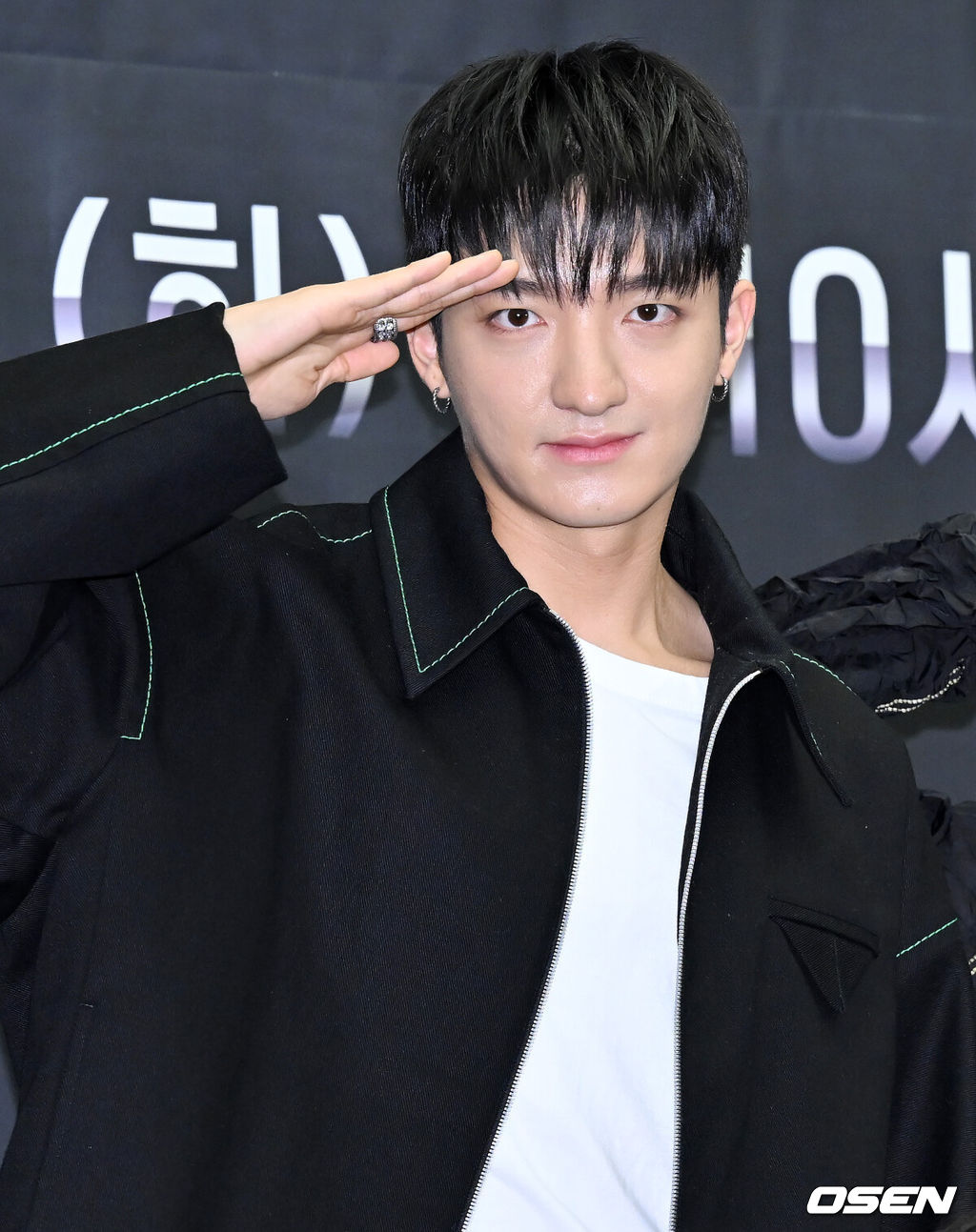 23일 오후 서울 마포구 상암 스탠포드 그랜드볼룸에서 Mnet '스트릿 맨 파이터' 대면 제작발표회가 열렸다.이 자리에는 가수 보아, 은혁, 장우영와 크루 뱅크투브라더스, 어때, 엠비셔스, YGX, 원밀리언, 위댐보이즈, 저스트절크, 프라임킹즈, 권영찬CP, 최정남PD, 김나연PD가 참석했다.댄스 크루 위댐보이즈의 리더 바타가 포토타임을 갖고 있다. 2022.08.23 /rumi@osen.co.kr