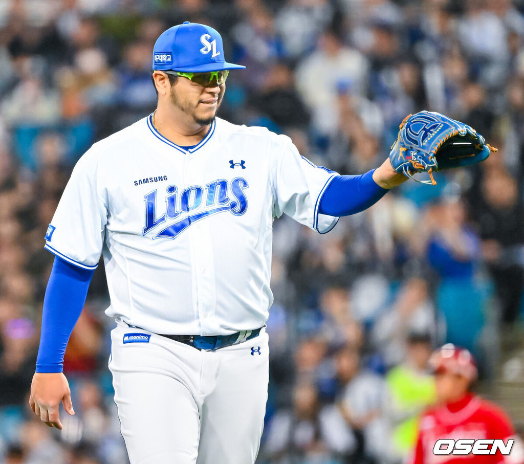 22일 오후 대구삼성라이온즈파크 ‘2026 신한 SOL Bank KBO리그' 삼성 라이온즈와 SSG 랜더스와 경기가 열렸다.이날 삼성은 후라도를, SSG는 최민준을 선발투수로 내세웠다.7회초를 마친 삼성 선발 후라도가 기뻐하고 있다. 2026.04.22 / rumi@osen.co.kr