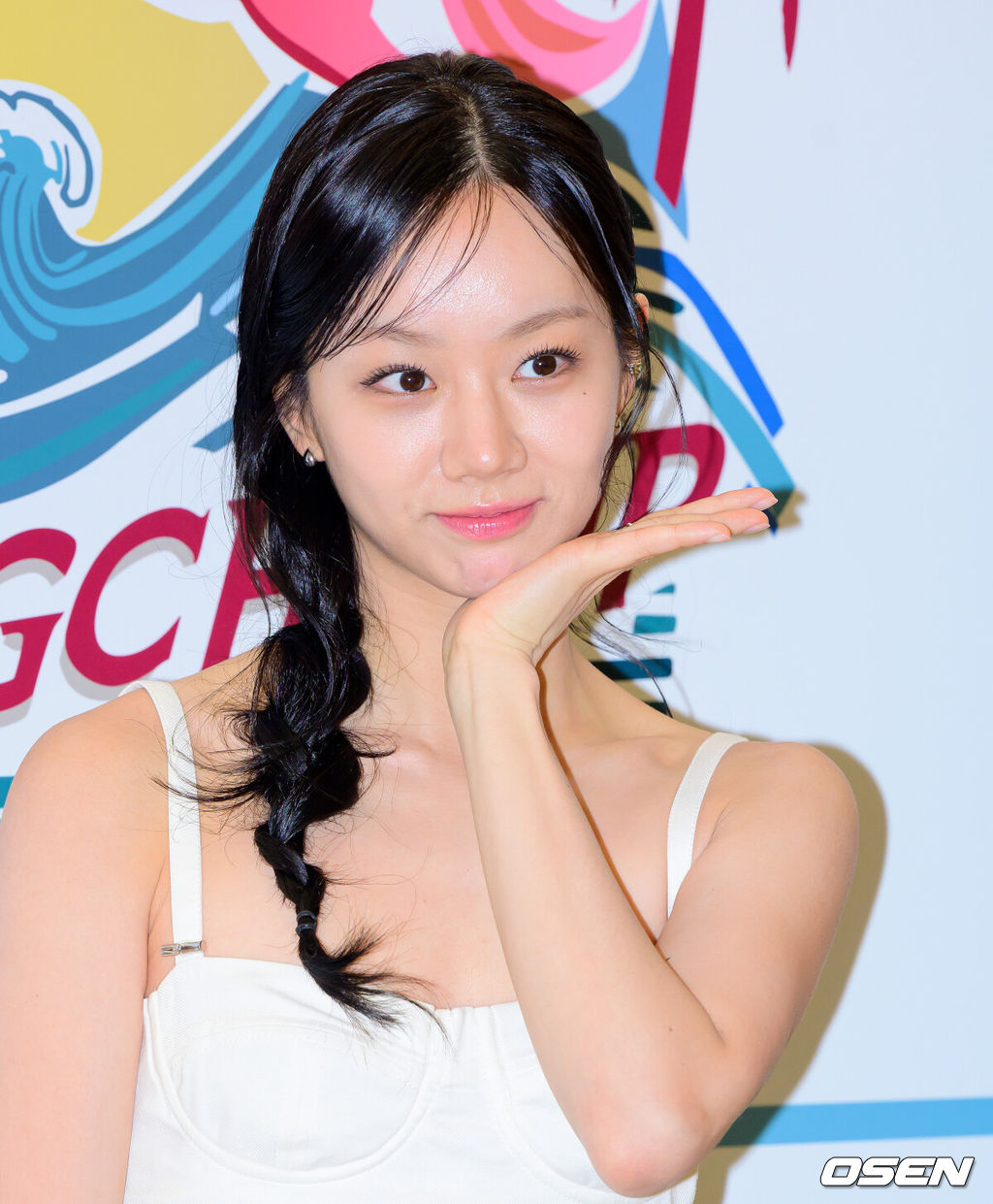 7일 부산 해운대구 신세계백화점 센텀시티점에서 롱샴(Longchamp) 포토콜 행사가 열렸다.이날 배우 김세정, 혜리, 가수 프로미스나인 이채영, 백지헌, 배우 채수빈, 서인국이 참석했다.배우 혜리가 포토타임을 하고 있다. 2026.04.07 / jpnews@osen.co.kr