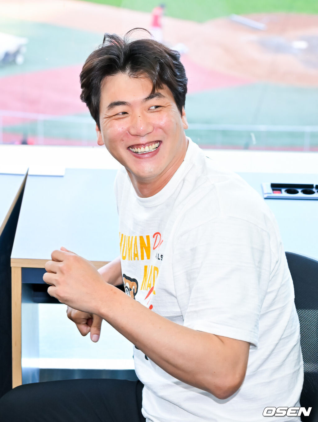 24일 오후 인천 SSG랜더스필드에서 ‘2026 신한 SOL Bank KBO리그' SSG 랜더스와 KT 위즈의 경기가 진행됐다.이날 SSG는 김건우를, KT는 보쉴리를 선발투수로 내세운다.경기 전 SSG 김광현이 수술 후 건강한 모습으로 기자실에 방문하고 있다. 2026.04.24 / rumi@osen.co.kr