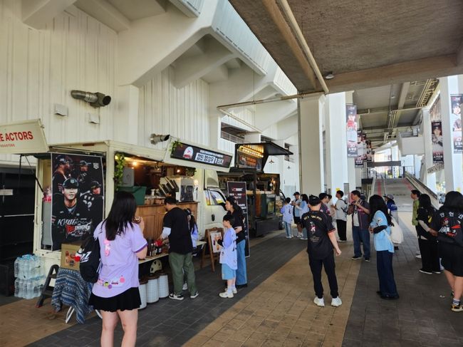 2026시즌 처음으로 프로야구 KT 위즈 첫 원정 마법사가 출동했다. / KT 위즈