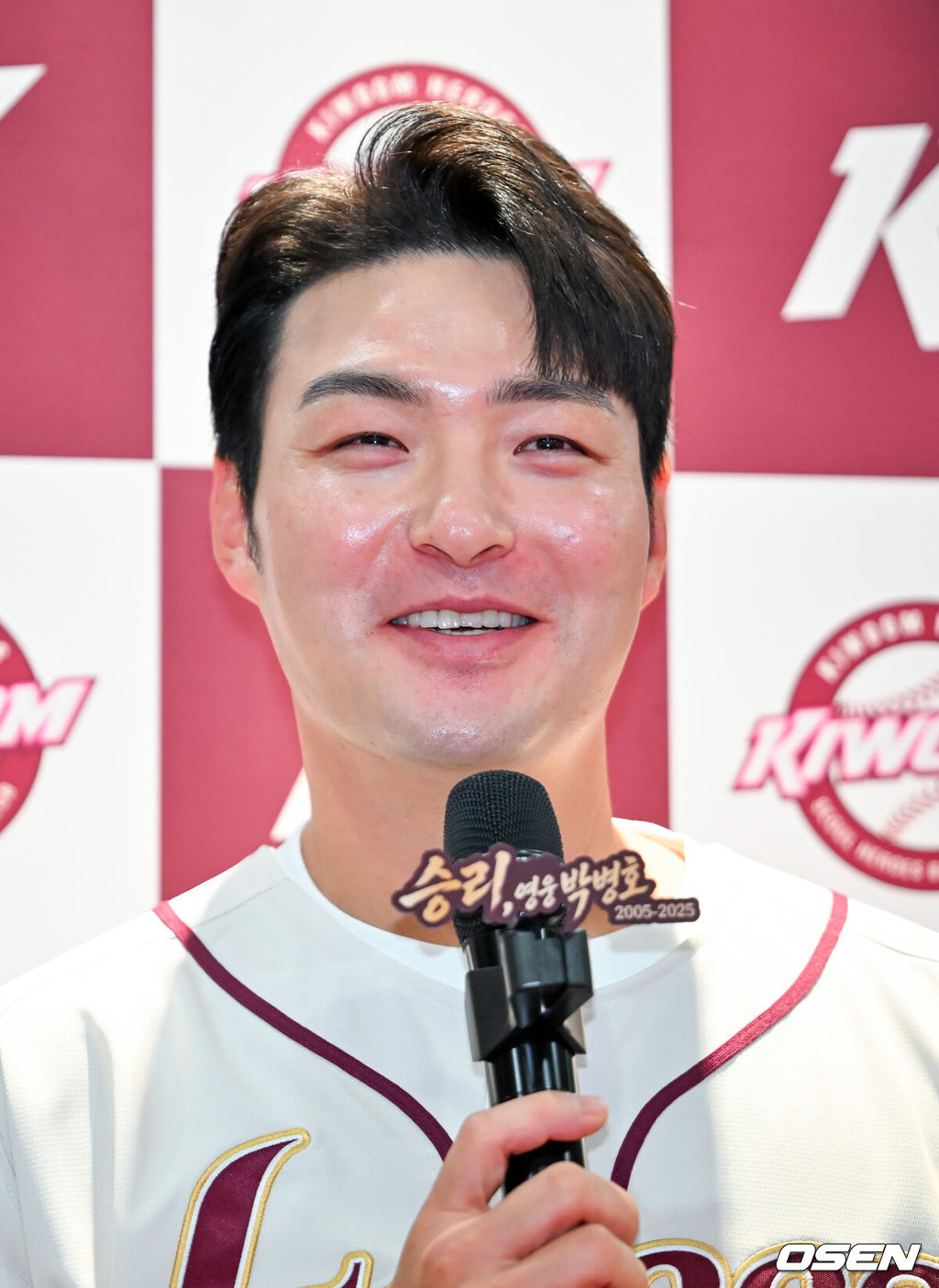 26일 오후 서울 고척스카이돔에서 2026 신한 SOL KBO리그 키움 히어로즈와 삼성 라이온즈의 경기가 열렸다.이날 키움은 박준현을, 삼성은 장찬희를 선발투수로 내세운다.경기 전 박병호 코치의 선수 은퇴 기자회견이 진행되고 있다. 2026.04.26 / rumi@osen.co.kr