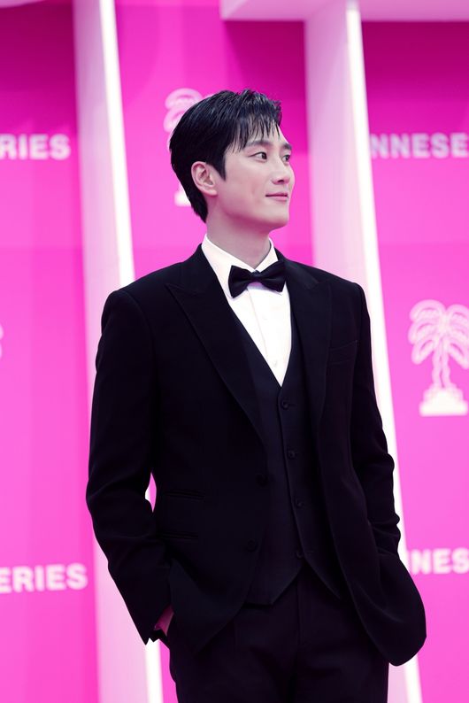 AM엔터테인먼트 제공