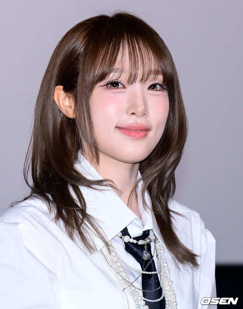 11일 오후 서울 강남구 신사동 CGV 압구정에서 최예나 다섯 번째 미니앨범 ‘LOVE CATCHER(러브 캐처)’ 발매 기념 기자간담회가 열렸다.‘LOVE CATCHER’는 봄바람처럼 다가온 사랑의 순간들을 다양한 감정과 색깔로 풀어낸 앨범이다. 최예나는 자신만의 키치한 감성과 솔직한 이야기를 담아 ‘예나 코어’의 음악적 색깔을 한층 선명하게 보여줄 예정이다.가수 최예나가 간담회를 하고 있다. 2026.03.11 / jpnews@osen.co.kr