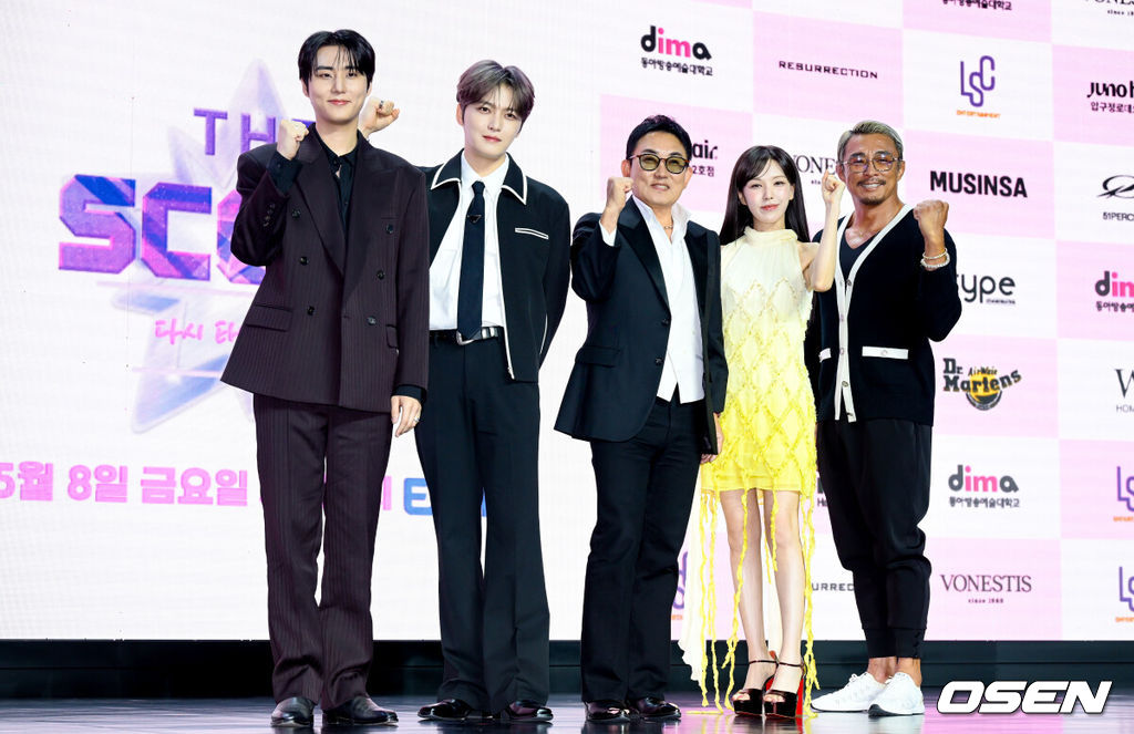 ENA ‘더 스카웃’ 제작발표회가 29일 서울 마포구 서울 큐브컨벤션센터에서 열렸다.‘더 스카웃’은 가요계 최고 전문가들이 ‘아직 자신의 재능을 제대로 펼치지 못한 원석’을 직접 발굴하고, 그들에게 새로운 방향성과 가능성을 제시하는 성장형 음악 프로젝트다.데이식스 영케이(왼쪽부터), 추성훈, 이승철, 레드벨벳 웬디, 추성훈이 포즈를 취하고 있다. 2026.04.29 /cej@osen.co.kr