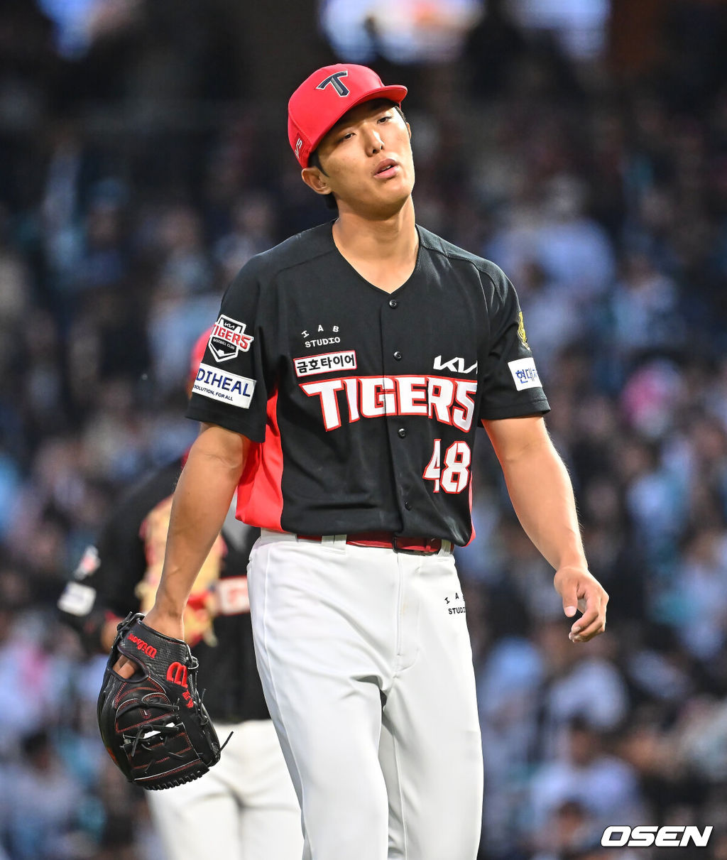 29일 창원NC파크에서 2026 신한 SOL KBO 리그 NC 다이노스와 KIA 타이거즈의 경기가 열렸다. 홈팀 NC는 구창모가, 방문팀 KIA는 이의리가 선발 출전했다. KIA 타이거즈 이의리가 1회말 2실점 후 아쉬워하고 있다. 2026.04.29 / foto0307@osen.co.kr