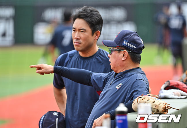 롯데 자이언츠 전준우와 김태형 감독. /OSEN DB