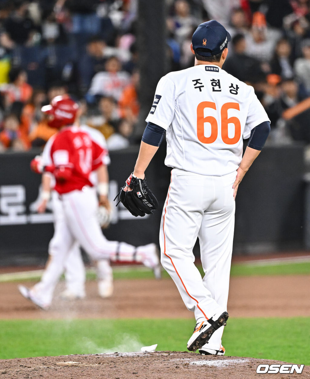 30일 오후 대전 한화생명볼파크에서 2026 신한 SOL KBO리그 한화 이글스와 SSG 랜더스의 경기가 진행됐다. 이날 경기 한화는 류현진을, SSG는 김건우를 선발투수로 내세웠다.8회초 2사 1,2루 한화 주현상이 SSG 최정에게 3점 홈런을 허용한뒤 아쉬워하고 있다.   2026.04.30 / soul1014@osen.co.kr