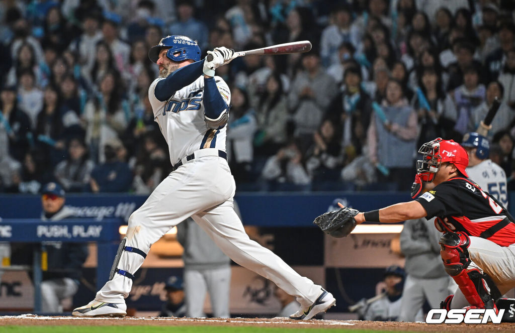 29일 창원NC파크에서 2026 신한 SOL KBO 리그 NC 다이노스와 KIA 타이거즈의 경기가 열렸다. 홈팀 NC는 구창모가, 방문팀 KT는 이의리가 선발 출전했다. NC 다이노스 데이비슨이 6회말 좌중간 2루타를 치고 있다. 2026.04.29 / foto0307@osen.co.kr