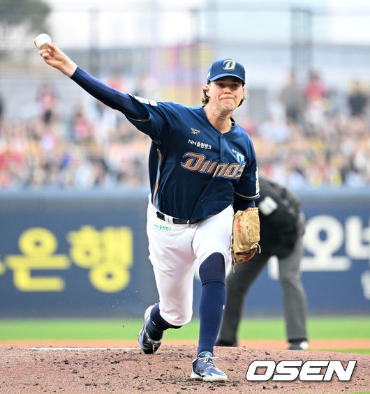 [OSEN=광주, 이대선 기자] 4일 광주-기아 챔피언스필드에서 2026 신한 SOL KBO리그 KIA 타이거즈와 NC 다이노스의 경기가 열렸다.이날 KIA는 이의리, NC는 커티스 테일러를 선발로 내세웠다.1회말 무사에서 NC 선발투수 테일러가 역투하고 있다. 2026.04.04 /sunday@osen.co.kr