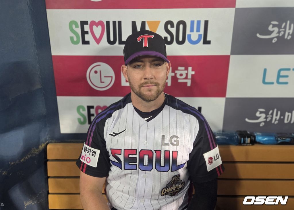 프로야구 LG 트윈스 오스틴이 1일 잠실구장에서 열린 NC 다이노스와 경기에서 선제 결승 투런 홈런으로 승리를 이끌었다. 오스틴이 경기 후 인터뷰를 하고 있다. /orange@osen.co.kr