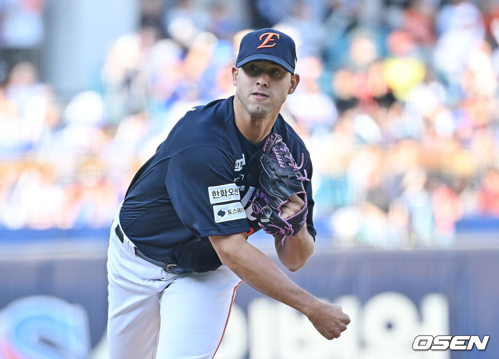 1일 대구삼성라이온즈파크에서 2026 신한 SOL KBO 리그 삼성 라이온즈와 한화 이글스의 경기가 열렸다. 홈팀 삼성은 원태인이, 방문팀 한화는 에르난데스가 선발 출전했다. 한화 이글스 선발 투수 에르난데스가 역투하고 있다. 2026.05.01 / foto0307@osen.co.kr