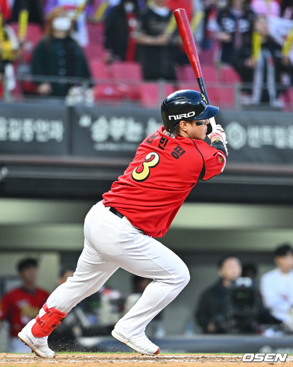 1일 오후 광주 북구 광주기아챔피언스필드에서 2026 신한 SOL KBO리그 KIA 타이거즈와 KT 위즈의 경기가 진행됐다.이날 KIA는 양현종을, KT는 고영표를 선발투수로 내세웠다.6회말 2사 KIA 김선빈이 2루타를 날리고 있다. 2026.05.01 / soul1014@osen.co.kr