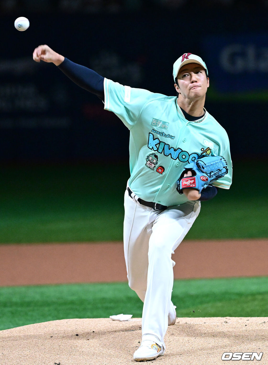 2일 서울 고척스카이돔에서 ‘2026 신한 SOL KBO리그’ 키움 히어로즈와 두산 베어스의 경기가 열렸다.홈팀 키움은 안우진, 방문팀 두산은 웨스 벤자민을 선발투수로 내세웠다. 키움 선발 안우진이 힘차게 공을 뿌리고 있다. 2026.05.02 / dreamer@osen.co.kr