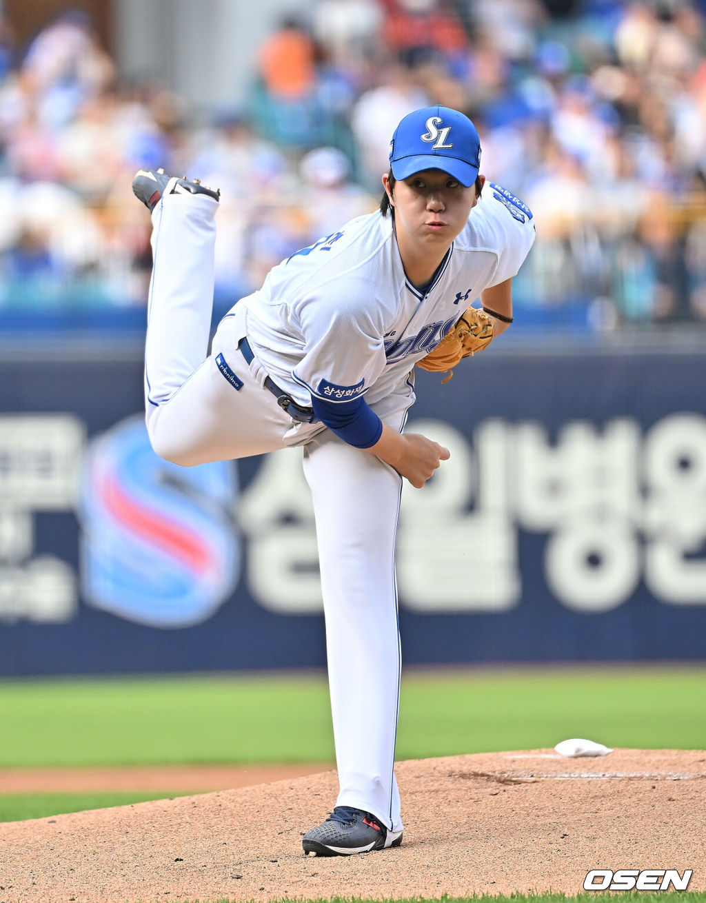 2일 대구삼성라이온즈파크에서 2026 신한 SOL KBO 리그 삼성 라이온즈와 한화 이글스의 경기가 열렸다. 홈팀 삼성은 장찬희가, 방문팀 한화는 문동주가 선발 출전했다. 삼성 라이온즈 선발 투수 장찬희가 역투하고 있다. 2026.05.02 / foto0307@osen.co.kr