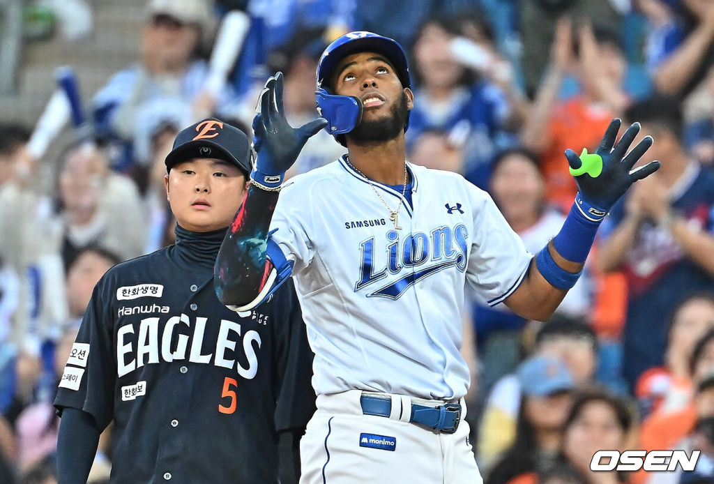 1일 대구삼성라이온즈파크에서 2026 신한 SOL KBO 리그 삼성 라이온즈와 한화 이글스의 경기가 열렸다. 삼성 라이온즈 디아즈가 6회말 1사 만루 우익수 앞 2타점 안타를 치고 세리머니를 하고 있다. 2026.05.01 / foto0307@osen.co.kr