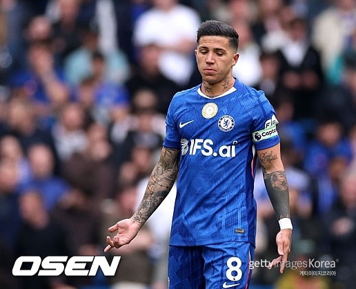 LONDON, ENGLAND - MAY 04: Enzo Fernandez of Chelsea looks dejected after Taiwo Awoniyi of Nottingham Forest (not pictured) scores his team's first goal during the Premier League match between Chelsea and Nottingham Forest at Stamford Bridge on May 04, 2026 in London, England. (Photo by Justin Setterfield/Getty Images)