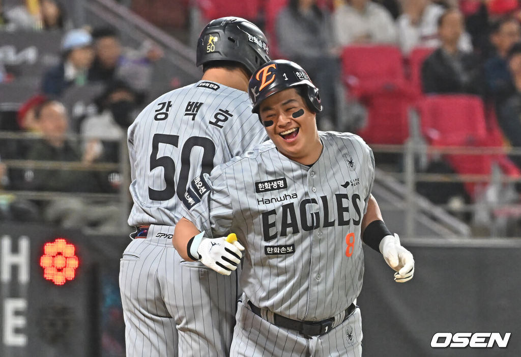 7일 광주-기아 챔피언스필드에서 2026 신한 SOL KBO 리그 KIA 타이거즈와 한화 이글스의 경기가 열렸다.홈팀 KIA는 양현종이, 방문팀 한화는 정우주가 선발 출전했다.한화 이글스 노시환이 6회초 1사 1,3루 우월 3점 홈런을 치고 기뻐하고 있다. 2026.05.07 / foto0307@osen.co.kr