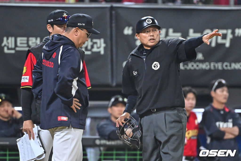 7일 광주-기아 챔피언스필드에서 2026 신한 SOL KBO 리그 KIA 타이거즈와 한화 이글스의 경기가 열렸다. 홈팀 KIA는 양현종이, 방문팀 한화는 정우주가 선발 출전했다.KIA 타이거즈 이범호 감독이 9회말 이범호 감독이 어필하고 있다. 2026.05.07 / foto0307@osen.co.kr