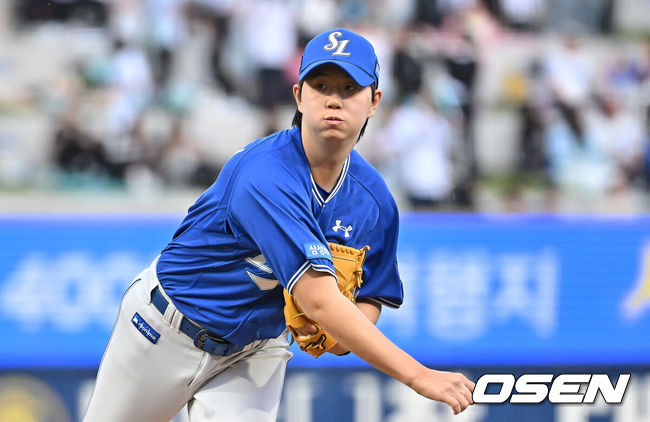 [OSEN=창원, 이석우 기자] 8일 창원NC파크에서 2026 신한 SOL KBO 리그 NC 다이노스와 삼성 라이온즈의 경기가 열렸다. 홈팀 NC는 목지훈이, 방문팀 삼성은 장찬희가 선발 출전했다. 삼성 라이온즈 선발투수 장찬희가 역투하고 있다. 2026.05.08 / foto0307@osen.co.kr