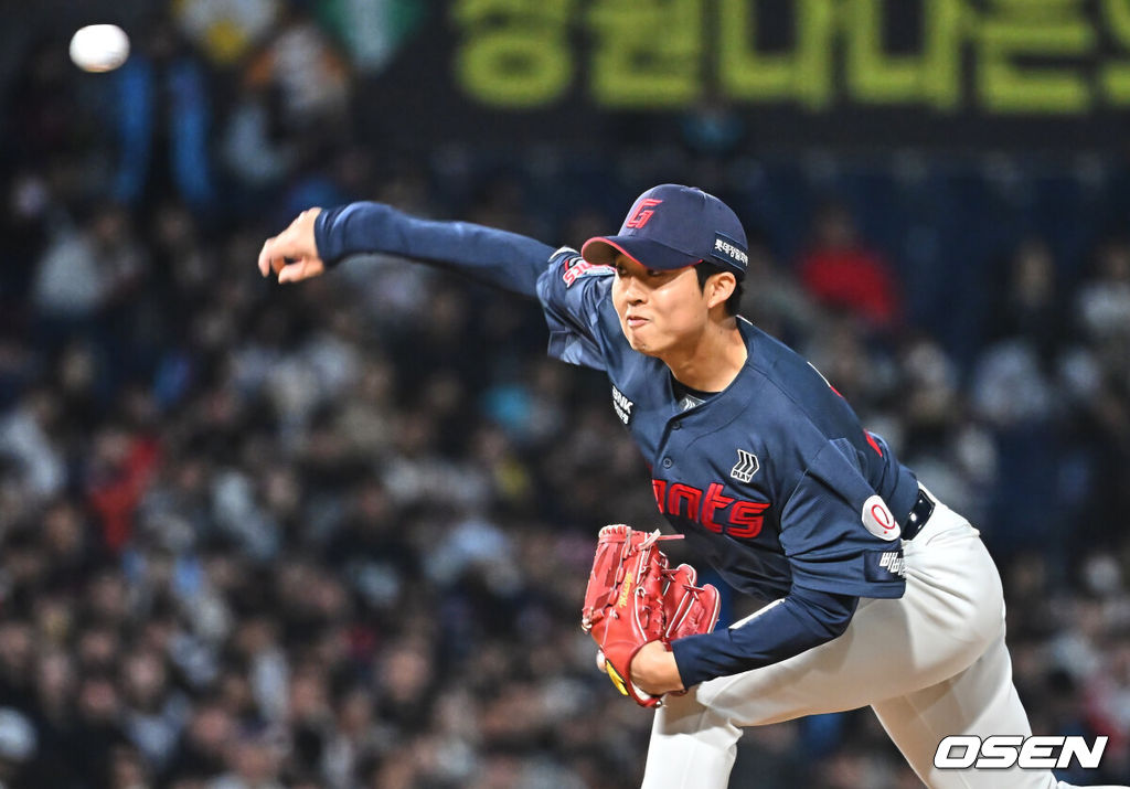 31일 창원NC파크에서 2026 신한 SOL KBO 리그 NC 다이노스와 롯데 자이언츠의 경기가 열렸다. 홈팀 NC는 토다가, 방문팀 롯데는 박세웅이 선발 출전했다. 롯데 자이언츠 쿄야마가 역투하고 있다. 2026.03.31 / foto0307@osen.co.kr
