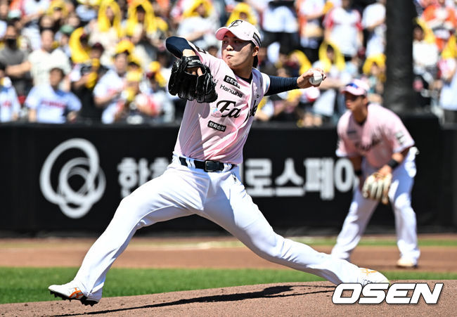 [OSEN=대전, 조은정 기자]9일 오후 대전 한화생명볼파크에서 2026 신한 SOL KBO리그 한화 이글스와 LG 트윈스의 경기가 열렸다.이날 한화는 왕옌청을 LG는 치리노스를 선발로 내세웠다.1회초 한화 왕옌청이 역투하고 있다. 2026.05.09 /cej@osen.co.kr
