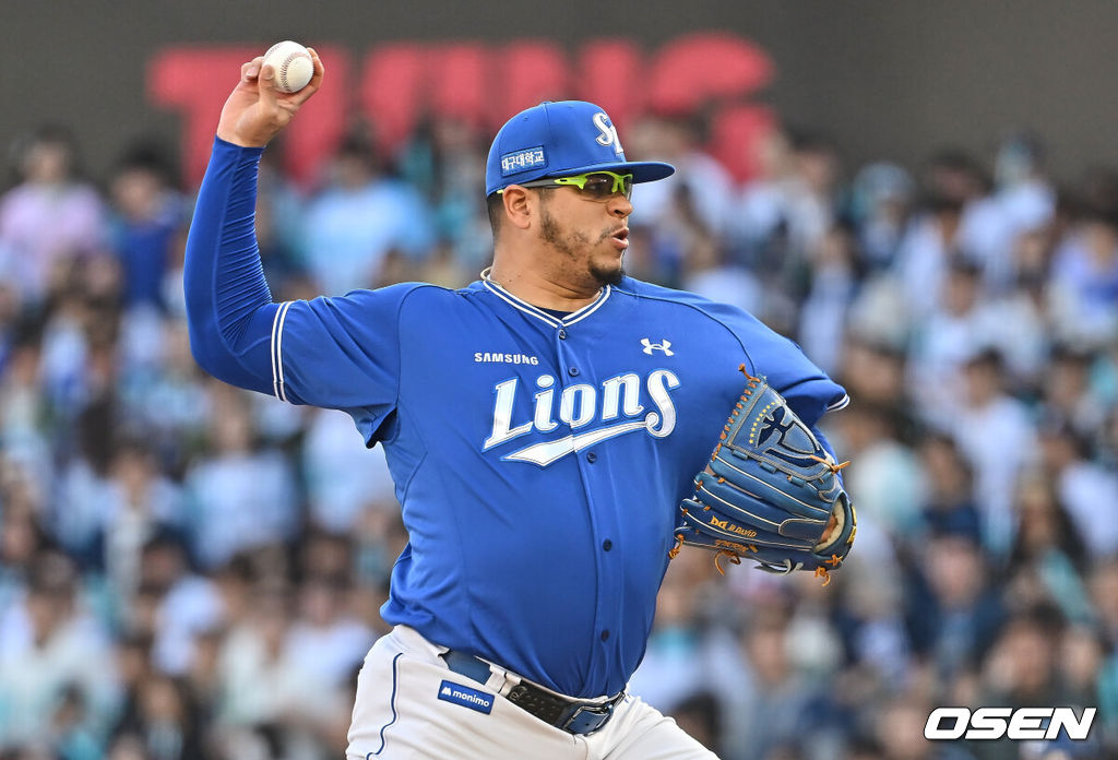 9일 창원NC파크에서 2026 신한 SOL KBO 리그 NC 다이노스와 삼성 라이온즈의 경기가 열렸다. 홈팀 NC는 신민혁이, 방문팀 삼성은 후라도가 선발 출전했다. 삼성 라이온즈 선발투수 후라도가 역투하고 있다. 2026.05.09 / foto0307@osen.co.kr