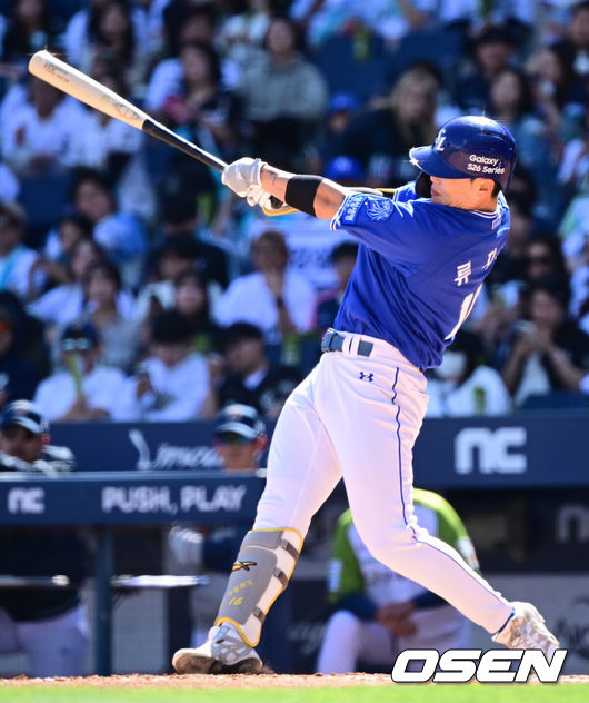[OSEN=창원, 조은정 기자]10일 창원NC파크에서 2026 신한 SOL KBO 리그 NC 다이노스와 삼성 라이온즈의 경기가 열렸다.홈팀 NC는 구창모가, 방문팀 삼성은 오러클린을 선발로 내세웠다. 5회초 1사 만루에서 삼성 류지혁이 만루 홈런을 날리고 있다. 2026.05.10 /cej@osen.co.kr