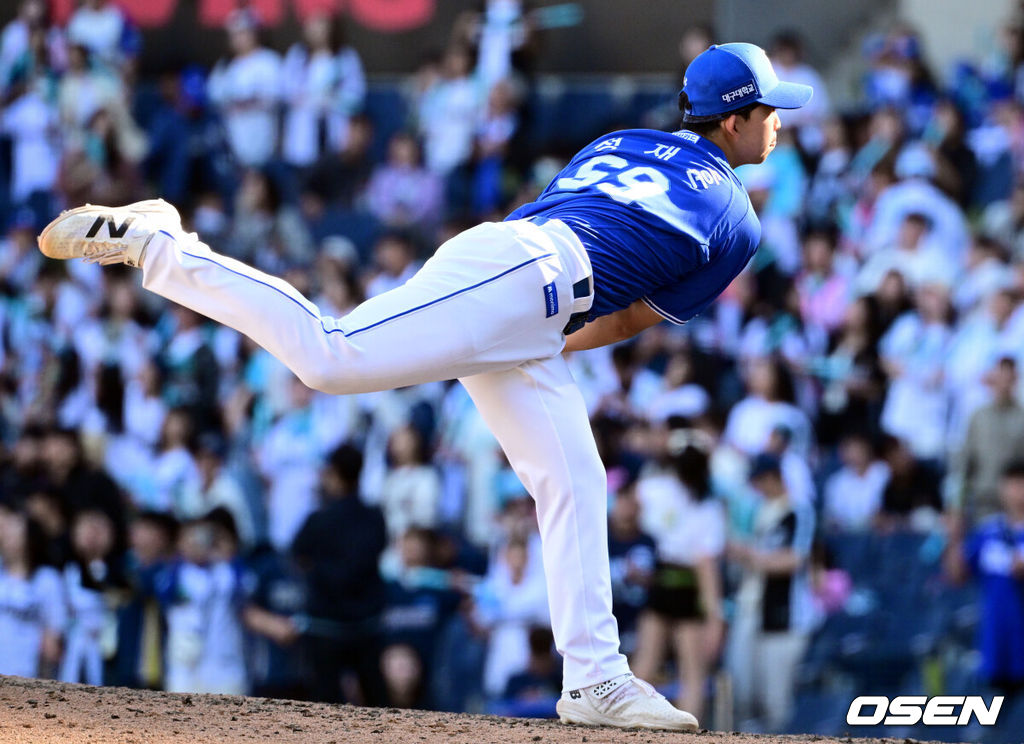 프로야구 삼성 라이온즈가 7연승에 성공했다.삼성은 10일 창원NC파크에서 열린 NC 다이노스와 2026 신한 SOL KBO리그 원정 경기에서 11-1 완승을 거뒀다. 주말 3연전 첫 날이던 지난 8일 4-3 승, 전날 경기에서는 5-4 승리를 거둔 삼성은 창원 시리즈를 싹쓸이했다.9회말 삼성 정재훈이 역투하고 있다. 2026.05.10 /cej@osen.co.kr