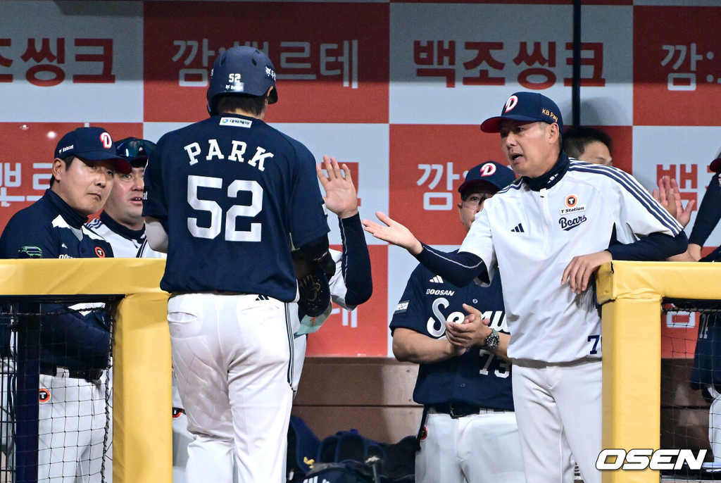 두산 김원형 감독과 박준순./OSEN DB