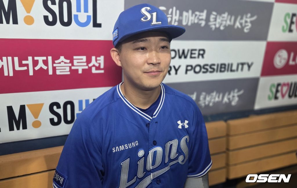삼성 라이온즈 전병우가 12일 잠실구장에서 열린 LG 트윈스와 경기에서 8회 만루 홈런을 터뜨렸다. 경기 후 취재진과 인터뷰를 하고 있다. /orange@osen.co.kr