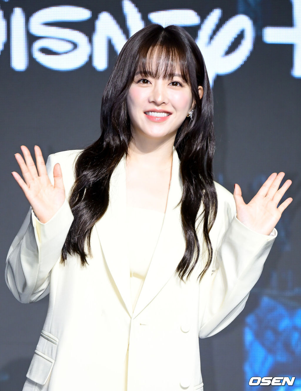 디즈니+의 오리지널 시리즈 '골드랜드' 제작발표회가 27일 서울 영등포구 콘래드 서울 호텔에서 열렸다.‘골드랜드’는 밀수 조직의 1500억 금괴를 손에 넣은 ‘희주(박보영 분)’가 탐욕과 배신이 뒤엉킨 아수라장 속에서 금을 독차지하기 위해 사투를 벌이는 ‘금빛 욕망 생존 스릴러’다. 오는 29일 공개된다.배우 박보영이 포즈를 취하고 있다. 2026.04.27 /cej@osen.co.kr