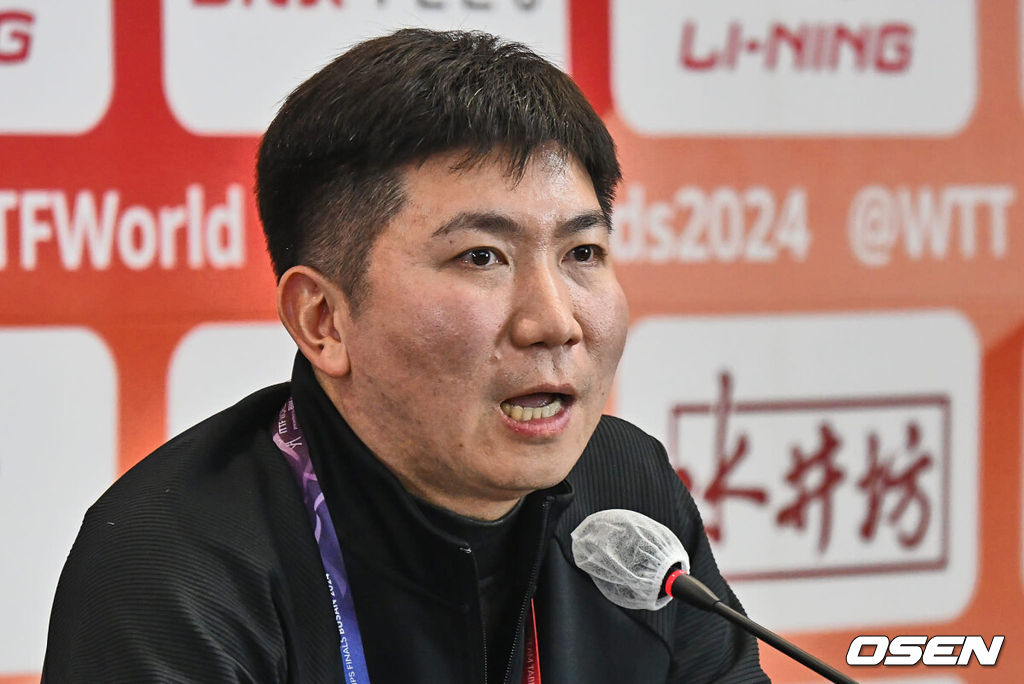 15일 부산 해운대구 벡스코에서 BNK부산은행 2024 부산세계탁구선수권대회 기자회견이 열렸다. 유승민 조직위공동위원장 및 ITTF 집행위원 및 IOC 위원이 기자들의 질문에 답하고 있다. 2024.02.15 / foto0307@osen.co.kr