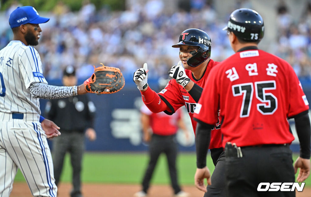 15일 대구삼성라이온즈파크에서 2026 신한 SOL KBO 리그 삼성 라이온즈와 KIA 타이거즈의 경기가 열렸다. 홈팀 삼성은 후라도가, 방문팀 KIA는 네일이 선발 출전했다. KIA 타이거즈 김태군이 2회초 1사 1,3루 우익수 오른쪽 1타점 안타를 치고 세리머니를 하고 있다. 2026.05.15 / foto0307@osen.co.kr