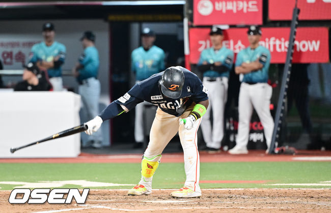 홈런 치고 이런 세리머니를?