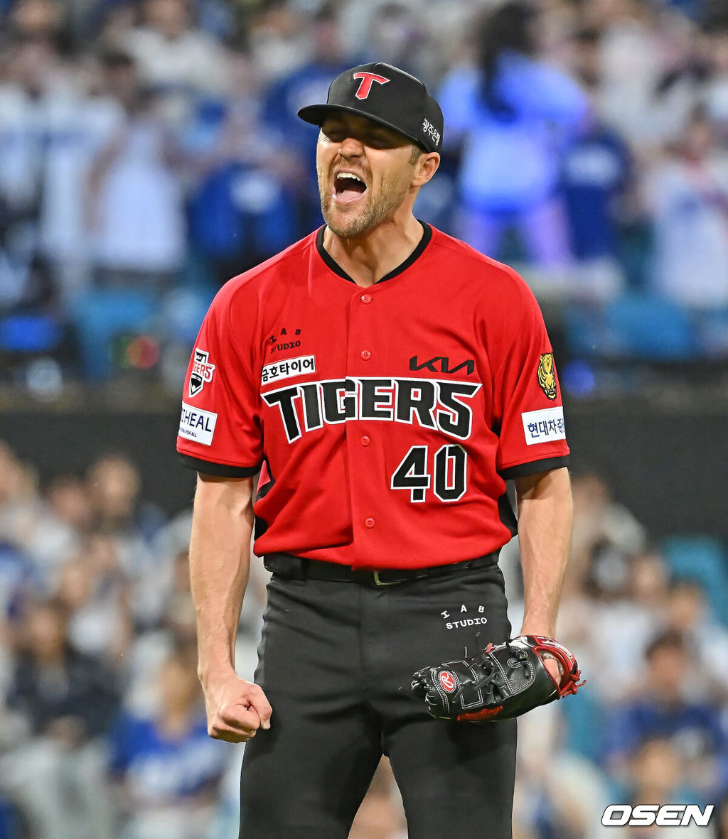 15일 대구삼성라이온즈파크에서 2026 신한 SOL KBO 리그 삼성 라이온즈와 KIA 타이거즈의 경기가 열렸다. 홈팀 삼성은 후라도가, 방문팀 KIA는 네일이 선발 출전했다. KIA 타이거즈 네일이 6회말 2사 삼성 라이온즈 박승규의 타구를 유격수 송구 실책으로 출루되자 아쉬워하고 있다. 2026.05.15 / foto0307@osen.co.kr