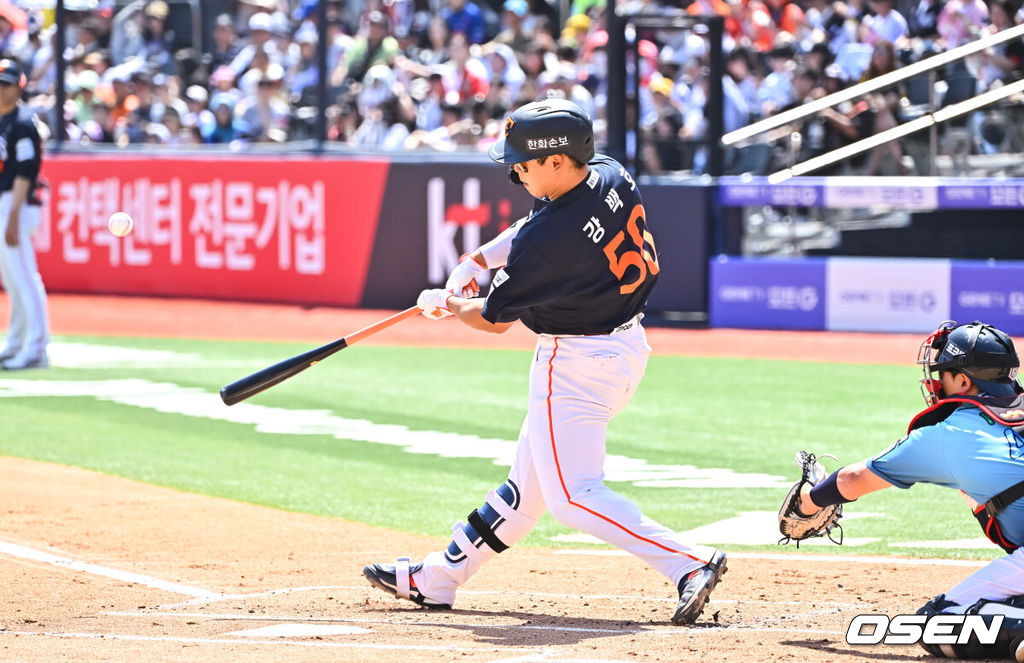 16일 오후 수원KT위즈파크에서 2026 신한 SOL KBO 리그 KT 위즈와 한화 이글스의 경기가 진행됐다.이날 경기에서 KT는 배제성을, 한화는 화이트를 선발투수로 내세웠다.1회초 1사 1,2루 한화 강백호가 선취 3점 홈런을 날리고 있다.   2026.05.16 / soul1014@osen.co.kr