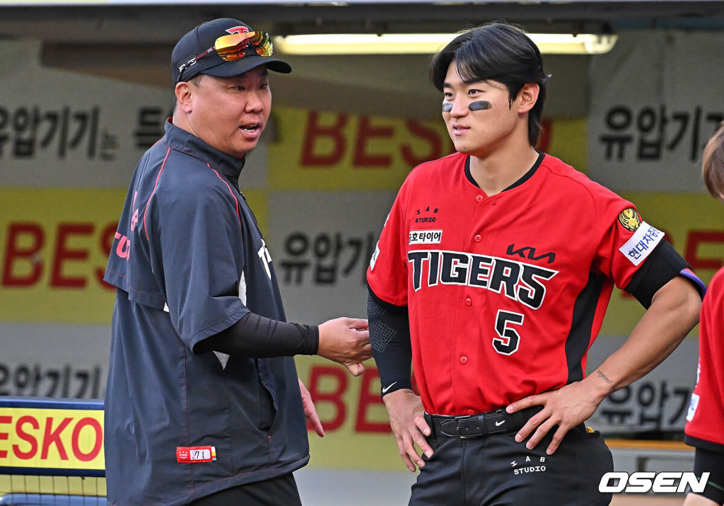 KIA 타이거즈 이범호 감독, 김도영 141 2026.05.15 / foto0307@osen.co.kr