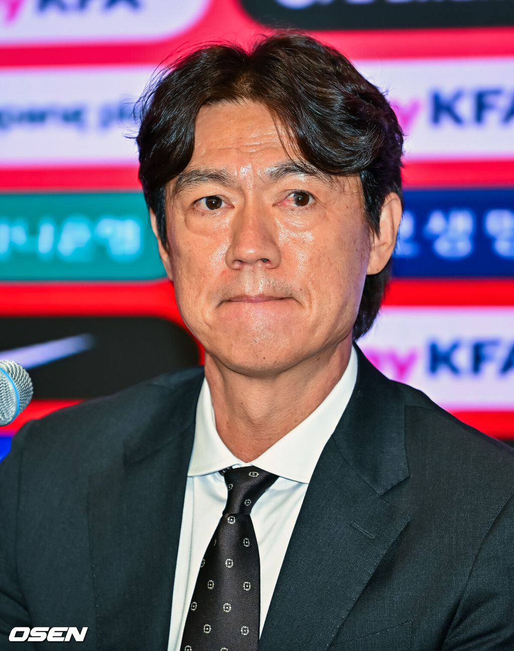 북중미월드컵 국가대표팀 명단 발표 기자회견이 16일 서울 종로구 KT 광화문 빌딩 온마당에서 열렸다.이 자리에서 홍명보 감독이 이끄는 대한민국 축구 국가대표팀은 2026 국제축구연맹(FIFA) 북중미 월드컵 최종 명단 26인을 발표한다.홍명보 감독이 기자회견을 하고 있다. 2026.05.16 / rumi@osen.co.kr