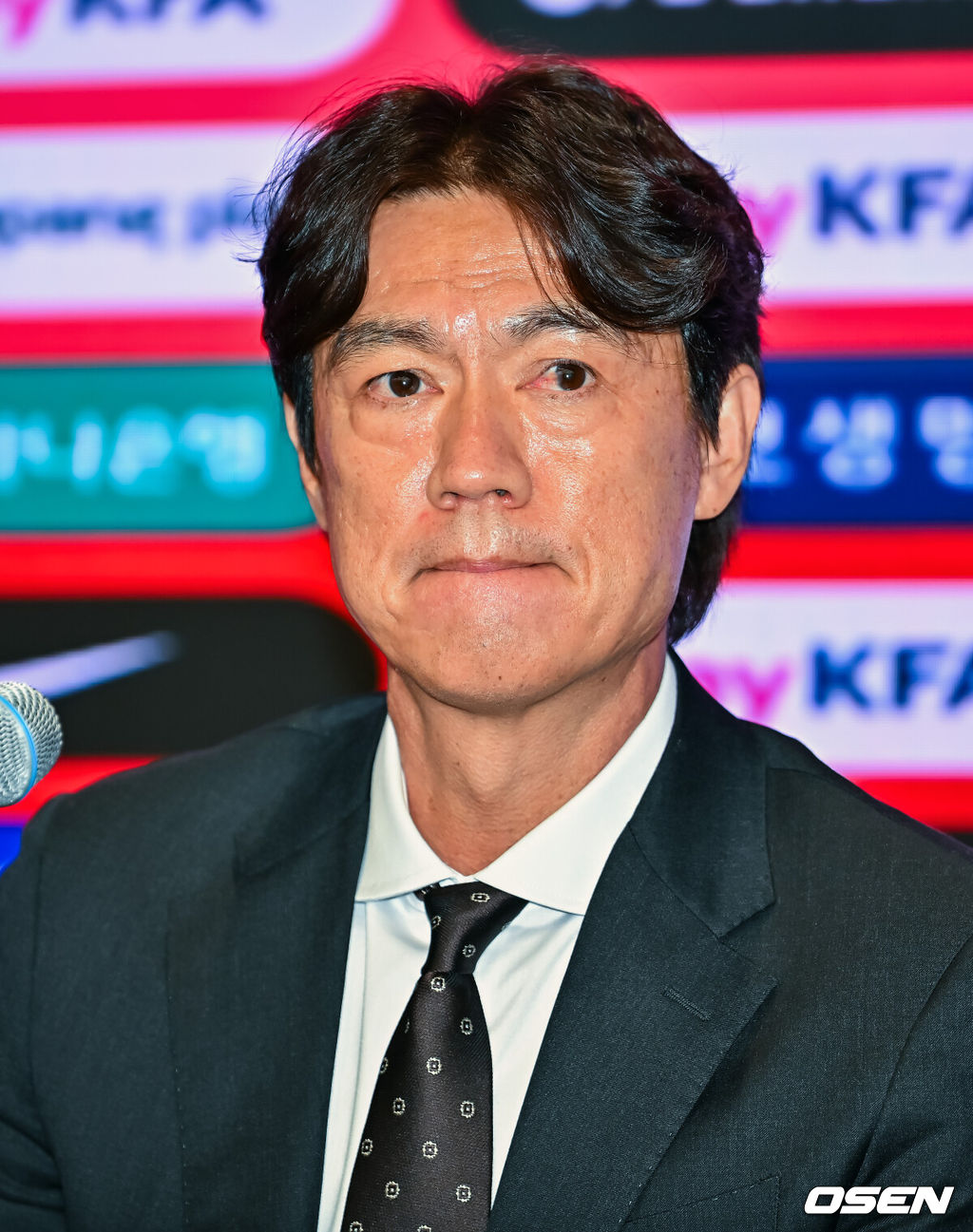 북중미월드컵 국가대표팀 명단 발표 기자회견이 16일 서울 종로구 KT 광화문 빌딩 온마당에서 열렸다.이 자리에서 홍명보 감독이 이끄는 대한민국 축구 국가대표팀은 2026 국제축구연맹(FIFA) 북중미 월드컵 최종 명단 26인을 발표한다.홍명보 감독이 기자회견을 하고 있다. 2026.05.16 / rumi@osen.co.kr
