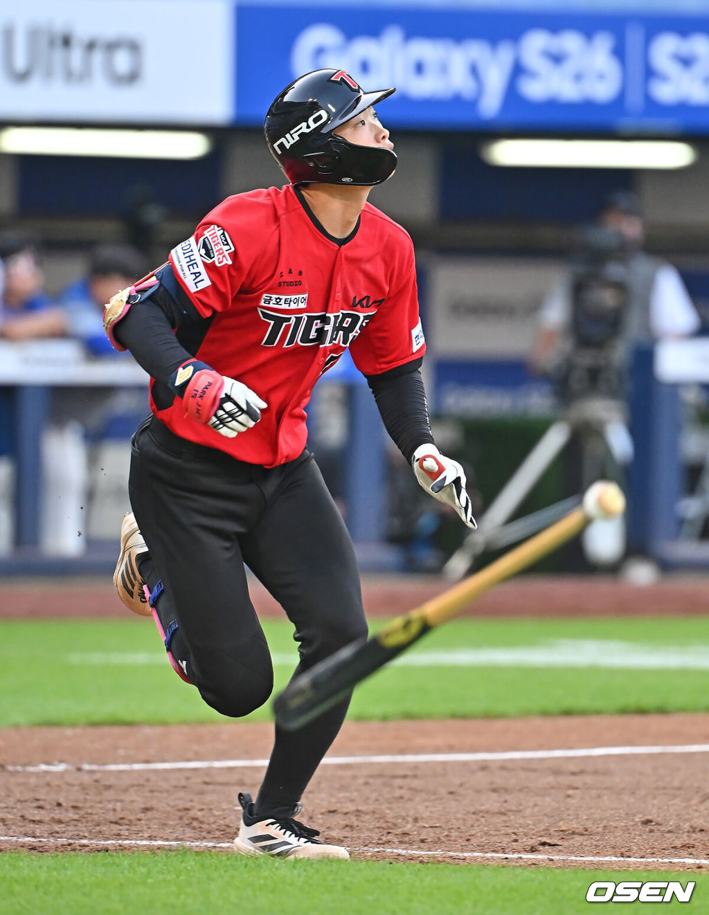 16일 대구삼성라이온즈파크에서 2026 신한 SOL KBO 리그 삼성 라이온즈와 KIA 타이거즈의 경기가 열렸다. 홈팀 삼성은 오러클린이, 방문팀 KIA는 이의리가 선발 출전했다. KIA 타이거즈 박재현이 6회초 무사 1루 우중월 동점 2점 홈런을 치고 있다. 2026.05.16 / foto0307@osen.co.kr