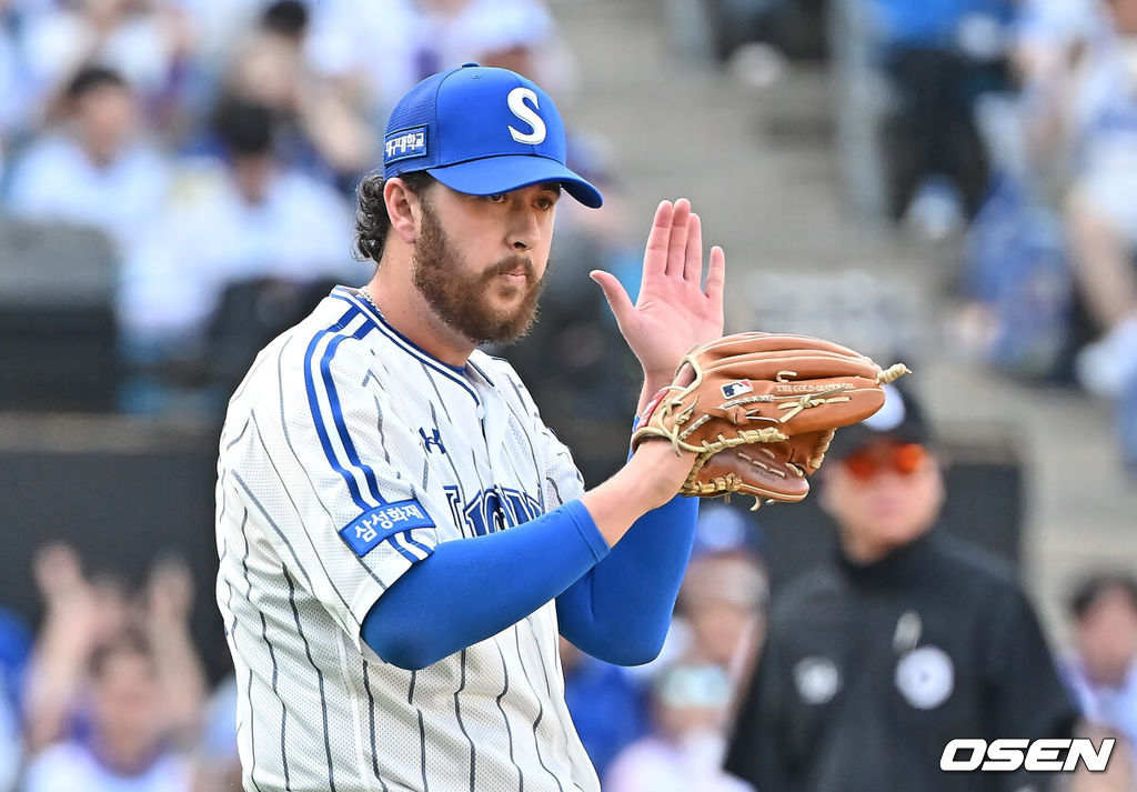 16일 대구삼성라이온즈파크에서 2026 신한 SOL KBO 리그 삼성 라이온즈와 KIA 타이거즈의 경기가 열렸다. 홈팀 삼성은 오러클린이, 방문팀 KIA는 이의리가 선발 출전했다. 삼성 라이온즈 선발 투수 오러클린이 2회초 1사 만루 KIA 타이거즈 한준수를 2루수 병살로 잡고 기뻐하고 있다. 2026.05.16 / foto0307@osen.co.kr